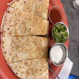 El Bait Shop signature dishes Breast & BreastQuesadillaNachos